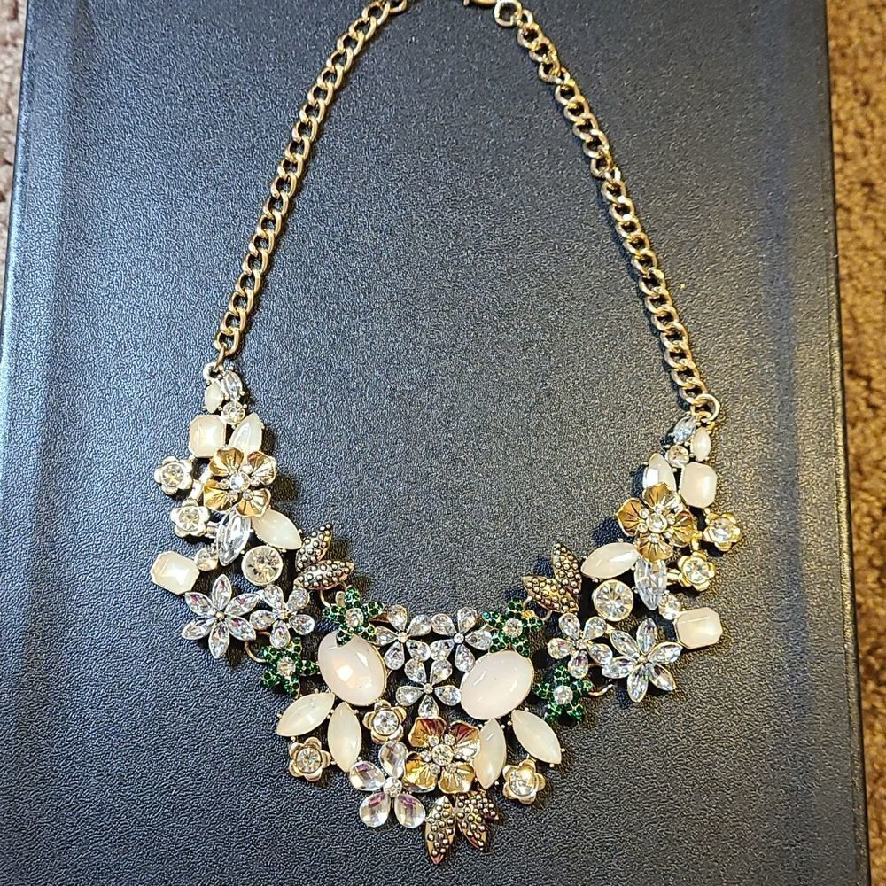 Statement FSmiling Floral Necklace in vintage Gold with rhinestone accents. - Picture 3 of 4